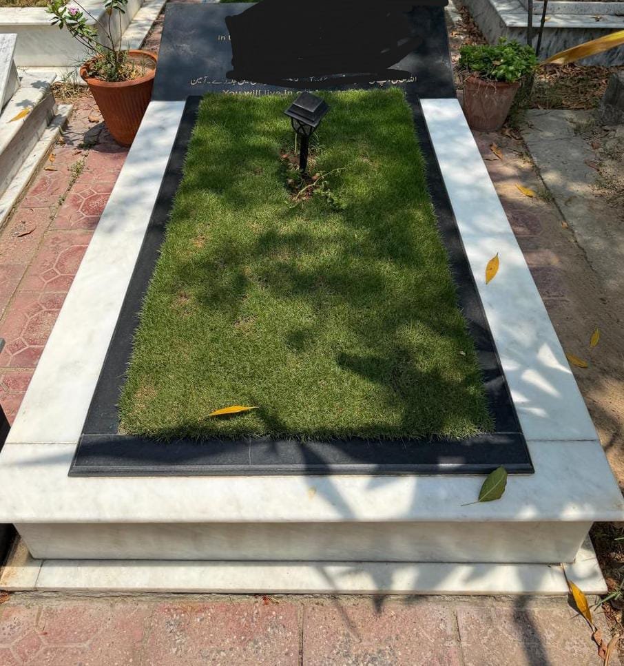 Maintained grave in Pakistan — Qabar Cares
