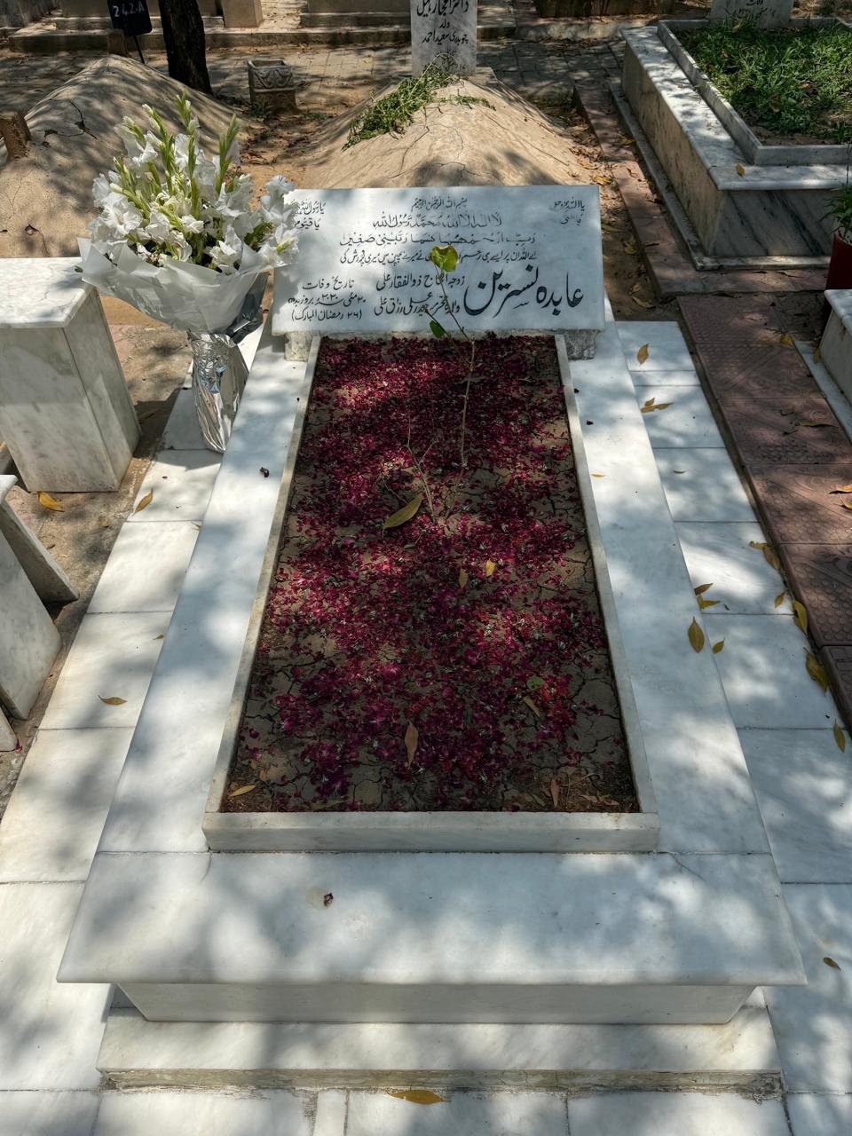 Maintained grave in Pakistan — Qabar Cares